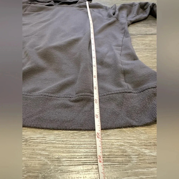 ATHLETA Women’s Dark Gray Cross Back Athletic Wear Sweater Size XS - Picture 5 of 9